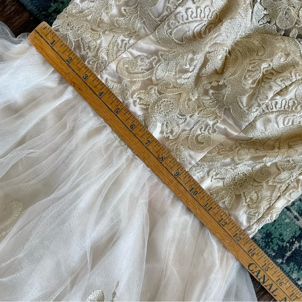 NWT Chi Chi London Gold Retro Formal Dress Gown Size 6 Floral Lace Sweetheart - Picture 6 of 16